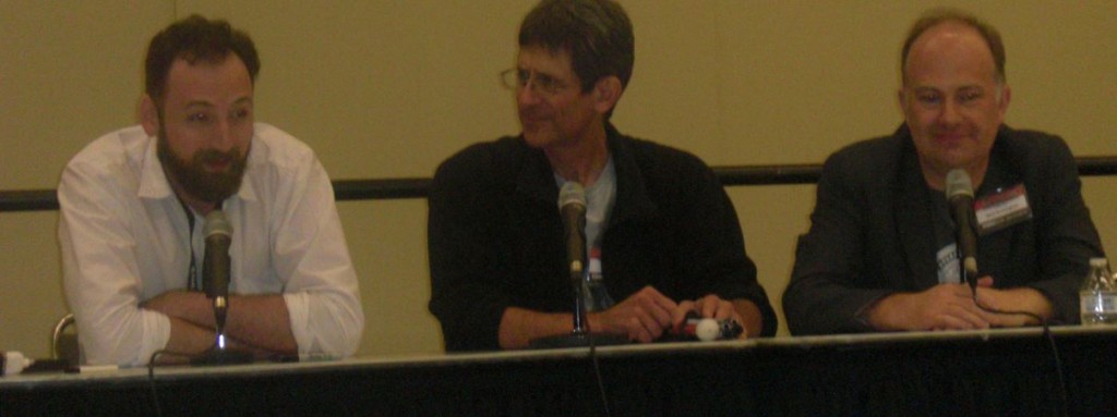Cory Sedlmeier (tv), John Totleben og Mark Buckingham til Miracleman foredraget.